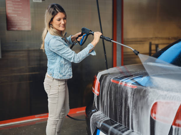 Best Commercial Building Pressure Washing  in Grandview, WA
